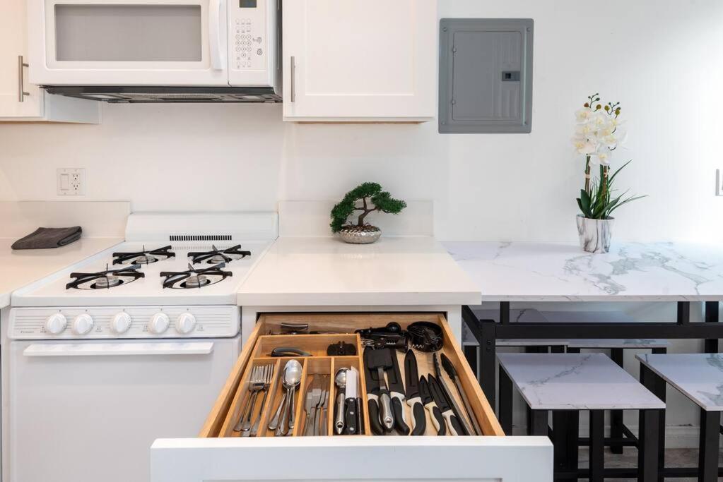 Modern Studio Gem: Perfect For Four Сasa de vacaciones *